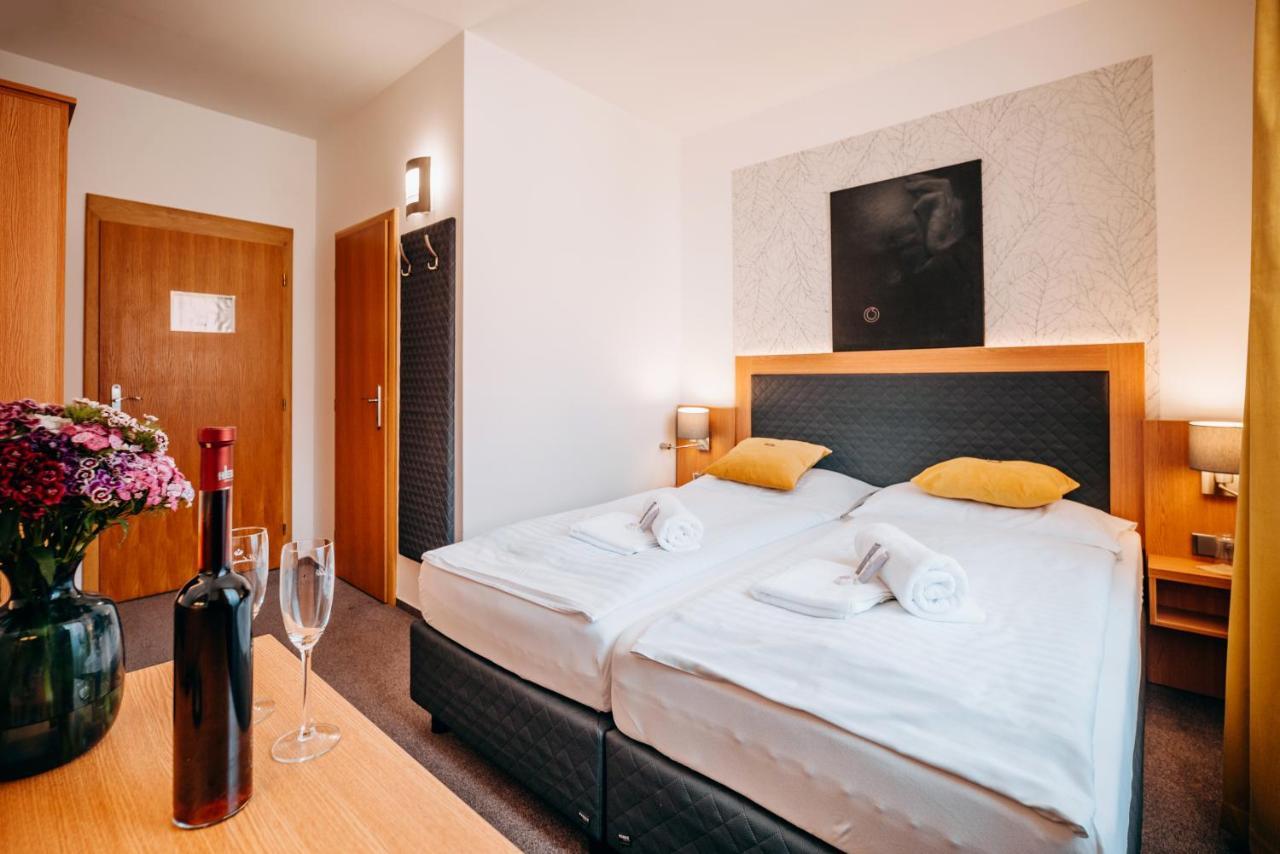 Hotel Klika تشيسكي بوديوفيتسه المظهر الخارجي الصورة