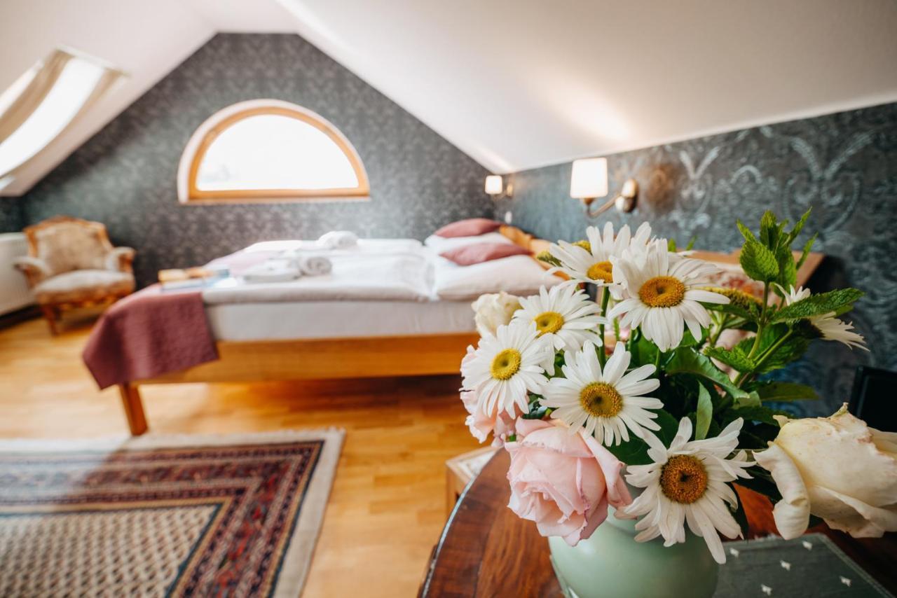 Hotel Klika تشيسكي بوديوفيتسه المظهر الخارجي الصورة
