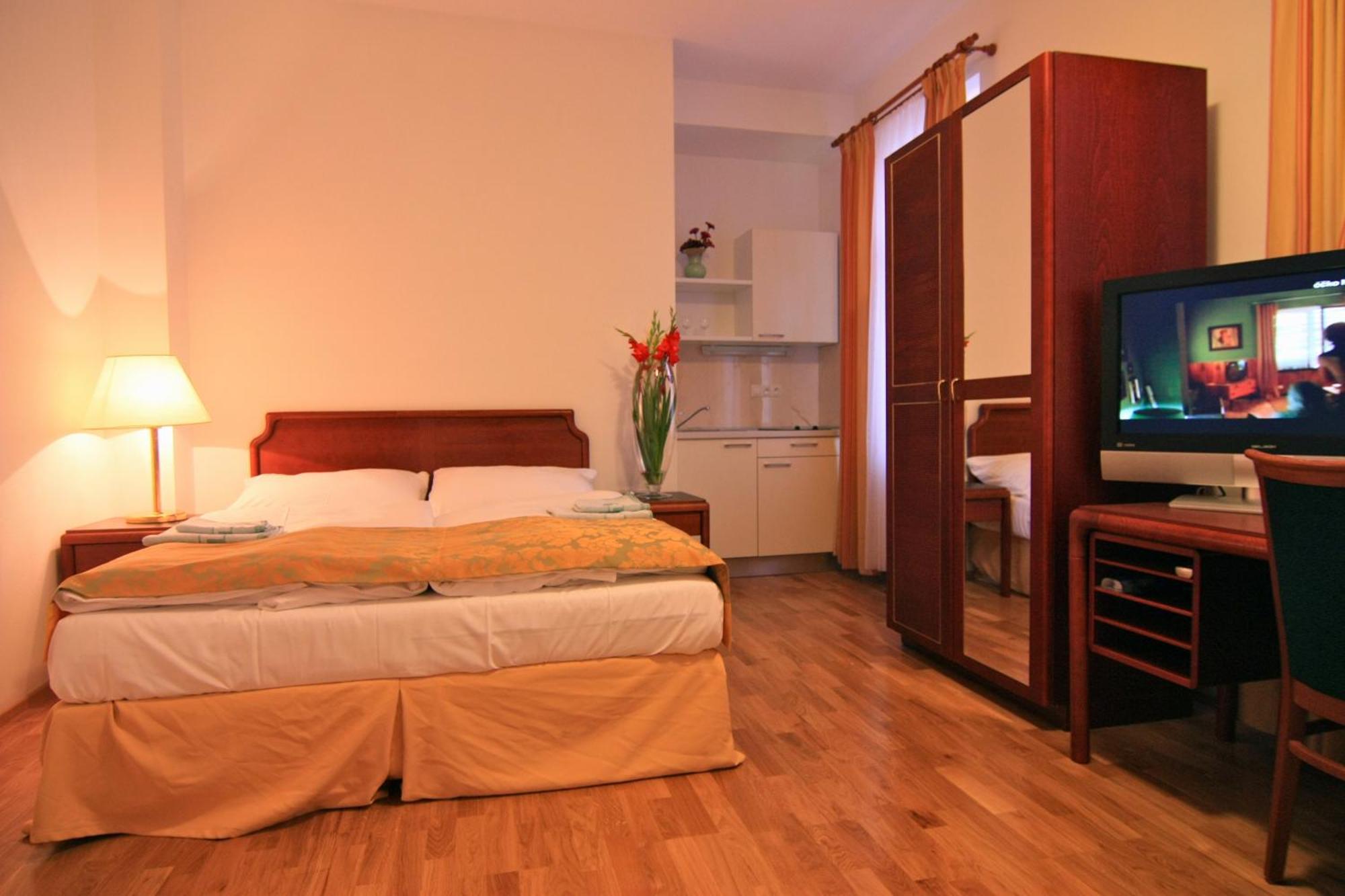 Hotel Klika تشيسكي بوديوفيتسه المظهر الخارجي الصورة